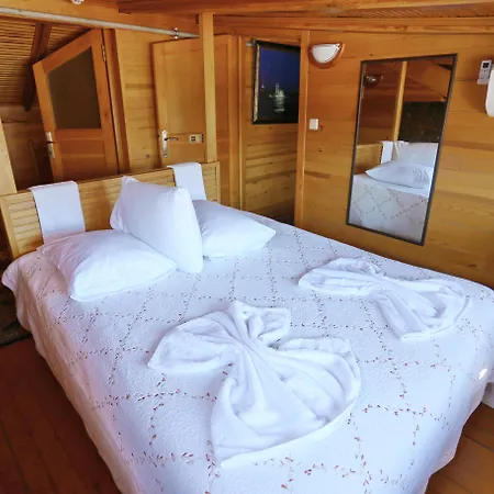Le Safran Suite Hotel-3