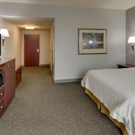Hampton Inn & Suites Indianapolis-Airport-2