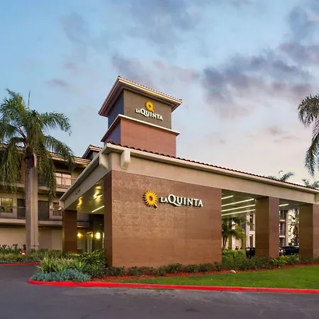 La Quinta By Wyndham Orange County Airport-3