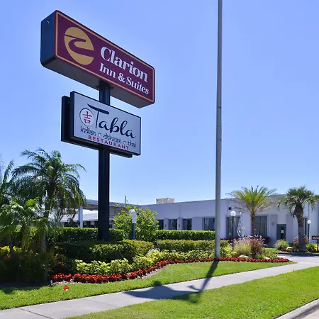 Clarion Inn & Suites Across From Universal Orlando Resort-3