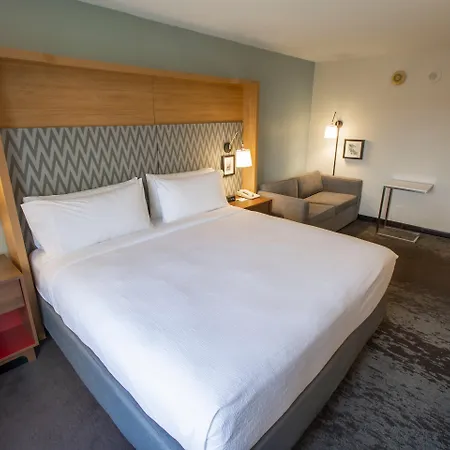 Hampton Inn Orlando-International Airport-3