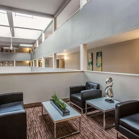 Quality Suites Nashville Airport-3
