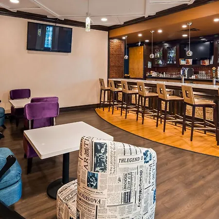 Best Western Premier Toronto Airport Carlingview Hotel-2