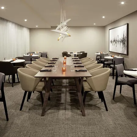 Doubletree By Hilton Montreal Airport-2