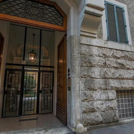 Erreggi Luxury Rooms-3