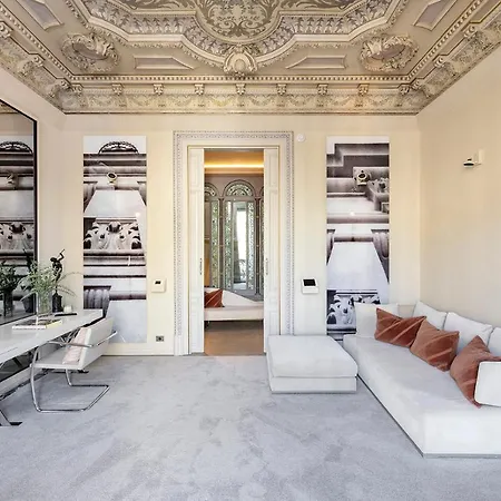 El Palauet Modernist Suites Barcelona-2