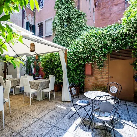 Hotel Apostoli Garden-3