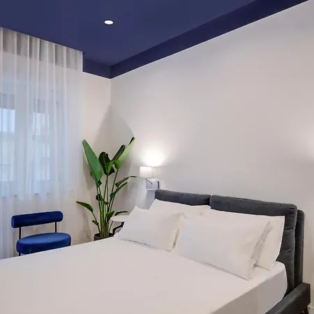 Well Suites - Piazza Dei Martiri-2