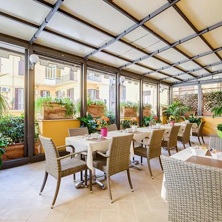 Hotel Cellini-3