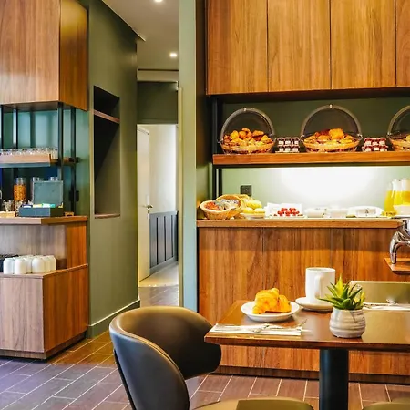 Timhotel Tour Eiffel-3