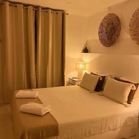 4U Lisbon VI Guesthouse Airport-3