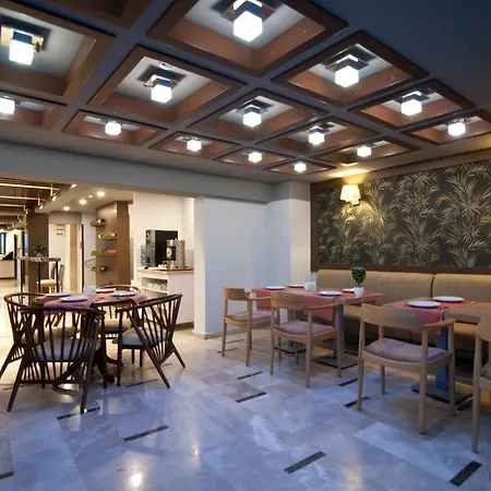 Royce Hotel-2