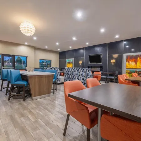 Holiday Inn Express & Suites Kansas City Airport By Ihg-3