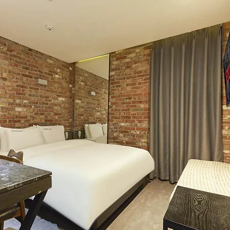 Hertz Hotel-2