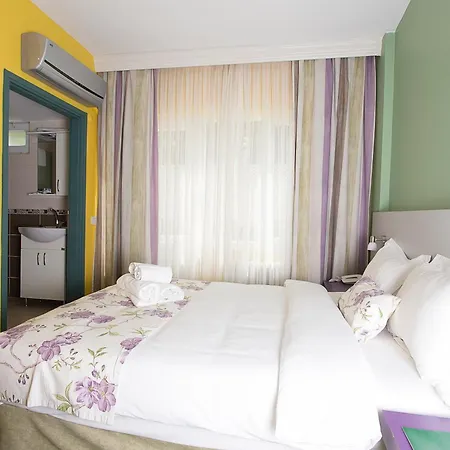 Mini Harem Hotel-2