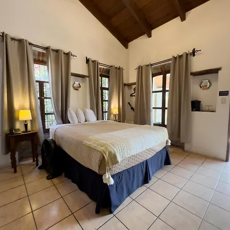 Hotel Cacique Real-3