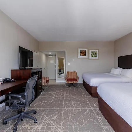 Orangewood Inn & Suites Kansas City Airport-3