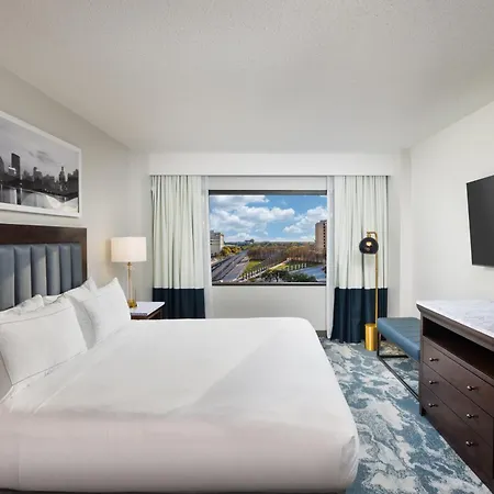 Doubletree By Hilton Houston Medical Center Hotel & Suites-3