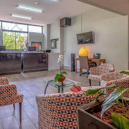 Irazu Hotel & Studios-2