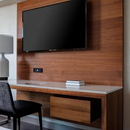 New York Laguardia Airport Marriott-3
