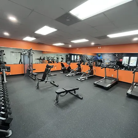 Orangewood Inn & Suites Kansas City Airport-2