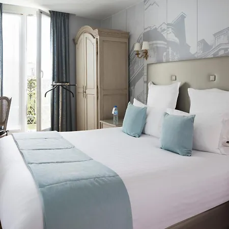 Hotel Plaza Elysees-3