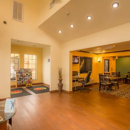Super 8 By Wyndham Oklahoma Airport Fairgrounds West-2