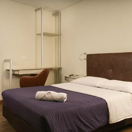 The Cranky Croc Hostel-2