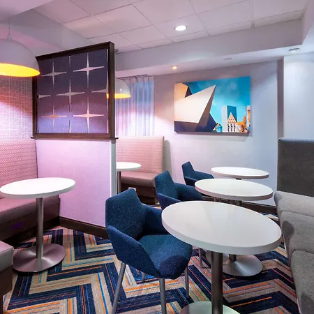 Hampton Inn Denver-International Airport-3
