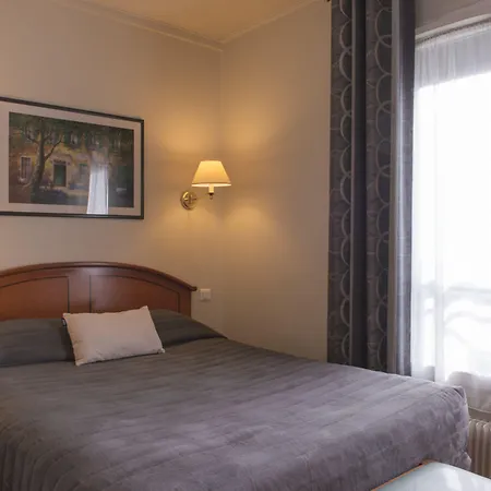 Hotel De Geneve-3