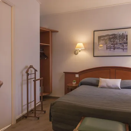 Hotel De Geneve-2