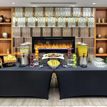 Doubletree By Hilton Toronto Airport, On-2
