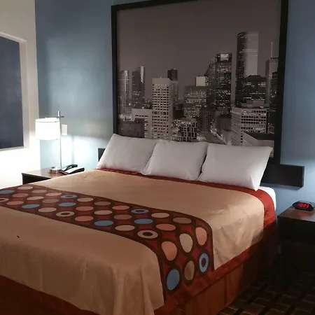 Quality Suites Houston Hobby Airport-3