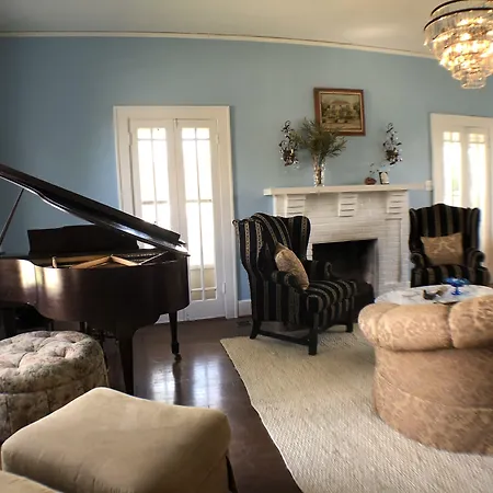 Avenue O Bed And Breakfast-3