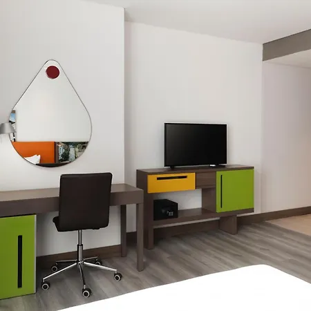 Hampton By Hilton Bogota Airport-3