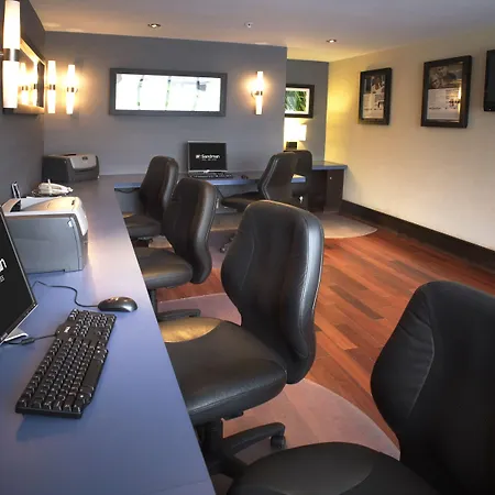 Sandman Hotel & Suites Winnipeg Airport-2