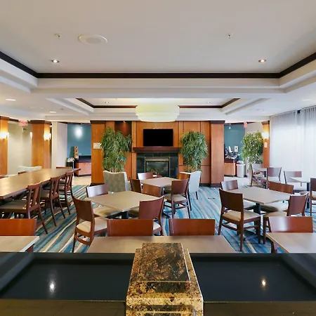 Fairfield Inn & Suites Des Moines Airport-2