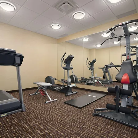 Days Inn & Suites By Wyndham Winnipeg Airport Manitoba-3