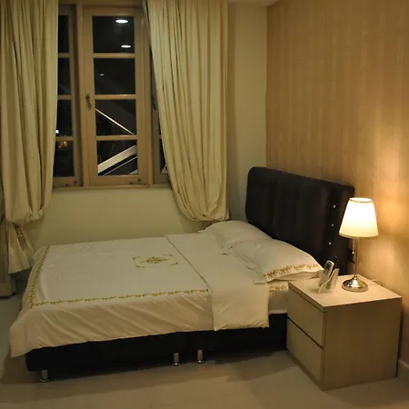 Jayleen Clarke Quay Hotel-3