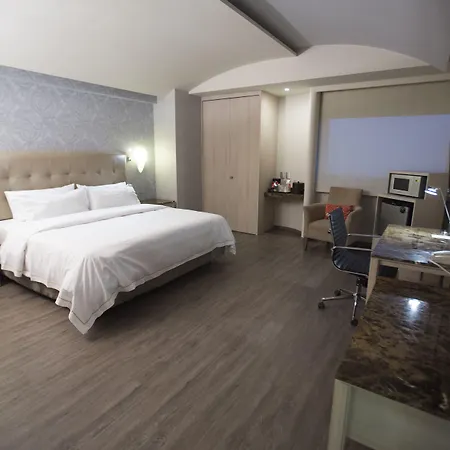 Holiday Inn Express Mexico- Toreo By Ihg-3