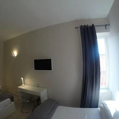 Up Hotel-2