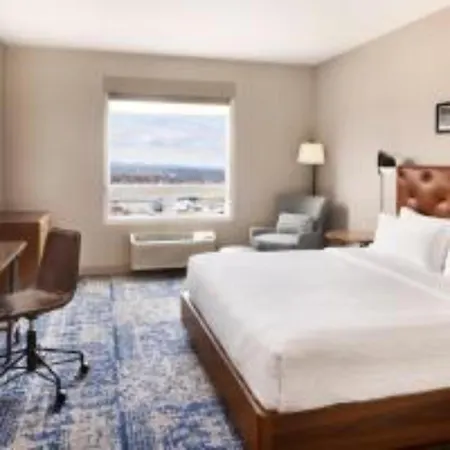 Four Points By Sheraton Calgary Airport-3