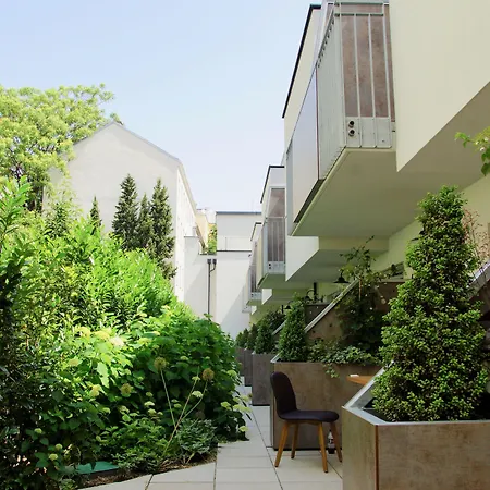 Parks 73 The Townhouse Hotel-3