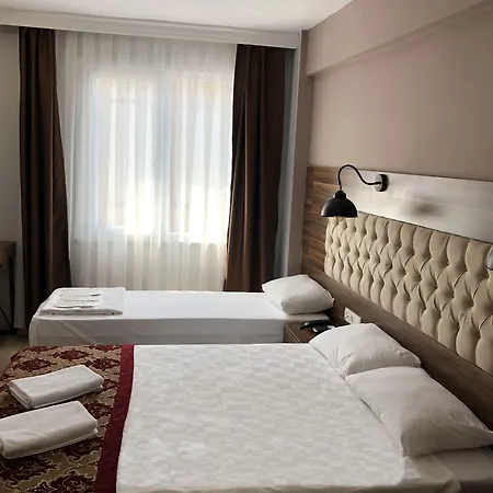 The Reina Hotel-3