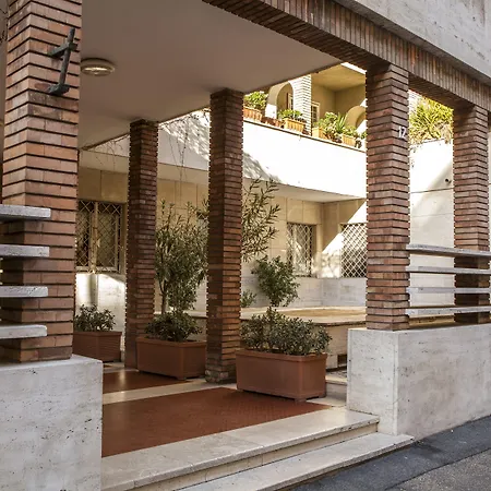 Un Attimo A Roma B&B-3