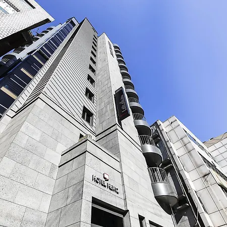Hertz Hotel-3