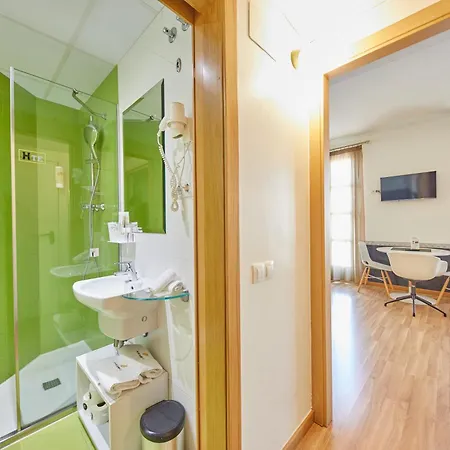 Apart-Suites Hostemplo-3