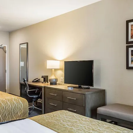 Comfort Inn & Suites Salt Lake City Airport-3