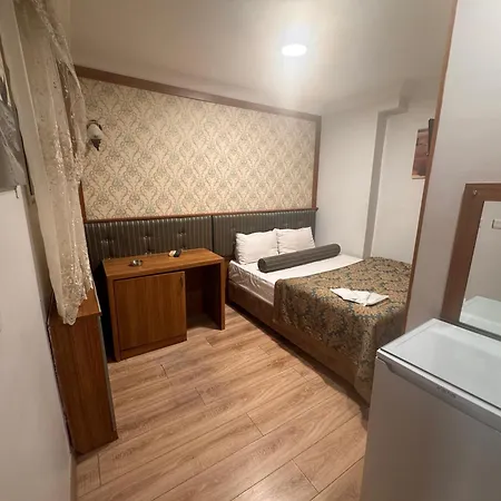Gross Hotel-2