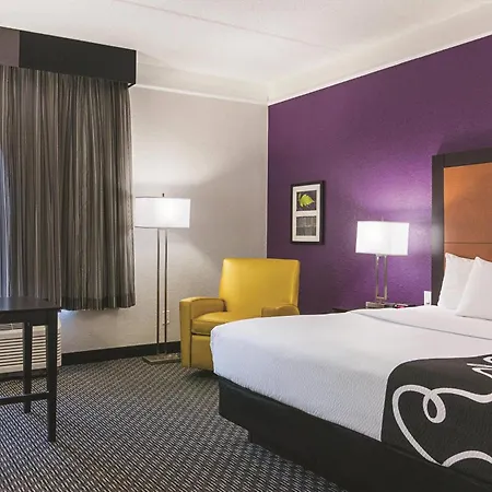 La Quinta By Wyndham Orlando Airport - On Property Food Trucks & Free Airport Shuttle!-3